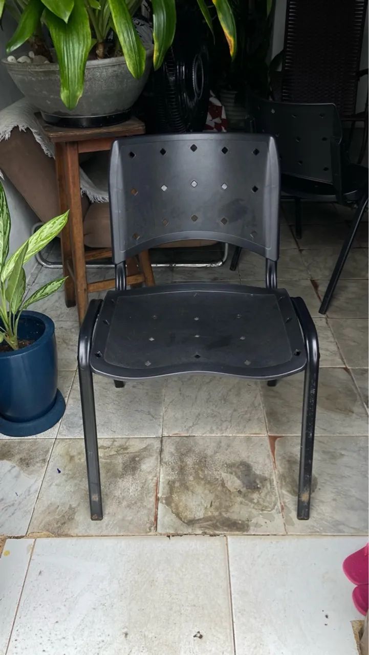 4 Cadeiras Pretas - Foto 2