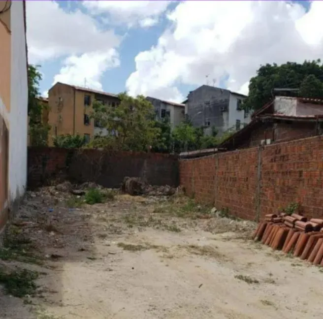 Imóvel para venda possui 135 metros quadrados em Cajazeiras - Fortaleza - CE