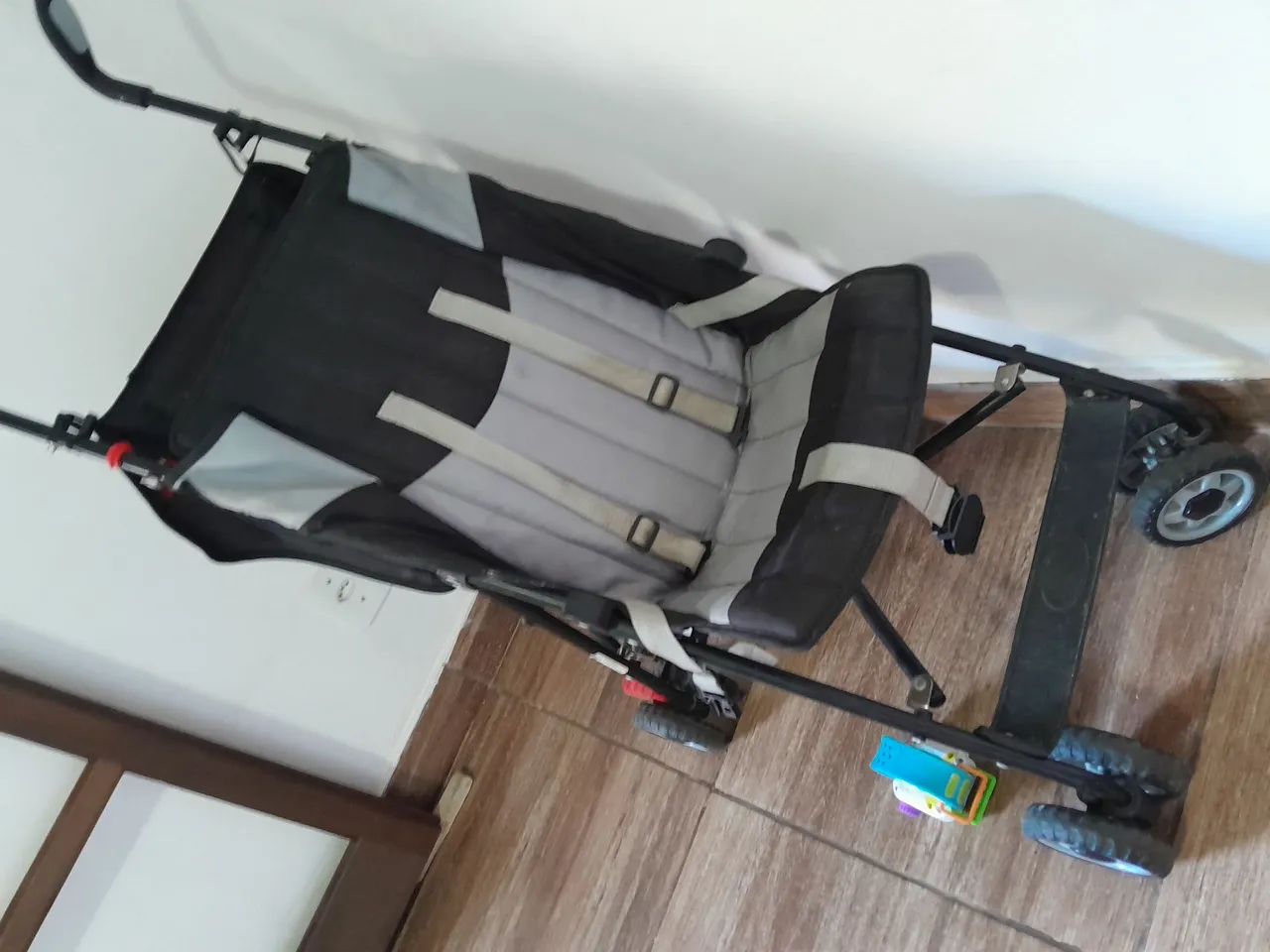 Carrinho de Bebê Dobrável - Usado