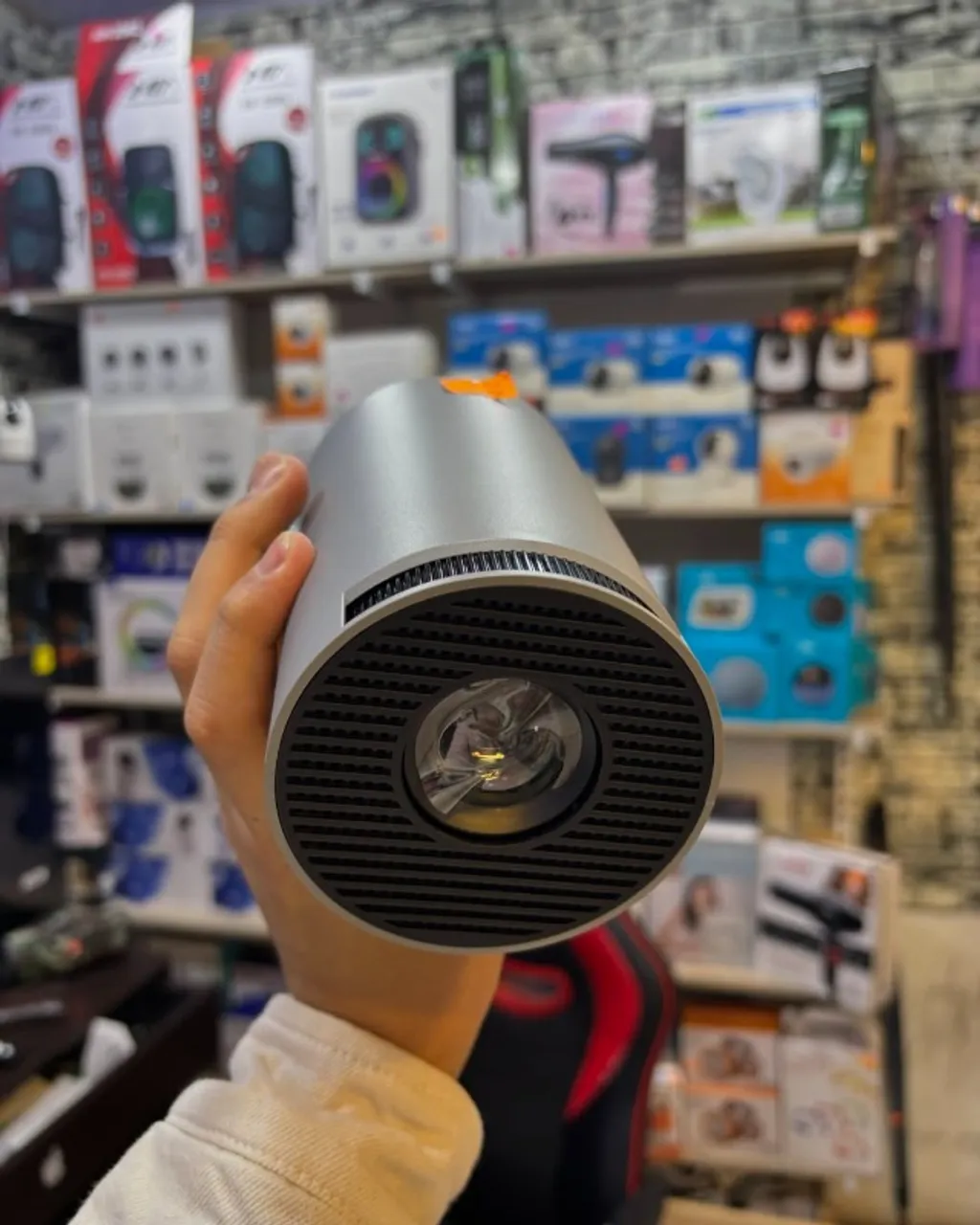  Projetor Magcubic HY300 PRO+ 4K Android 11 Dual WiFi6: Cinema em Casa e Ao Ar Livre 