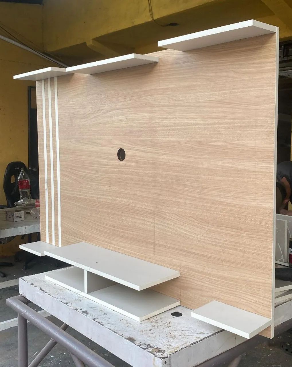 Painel para TV com Prateleiras e Design Moderno 89