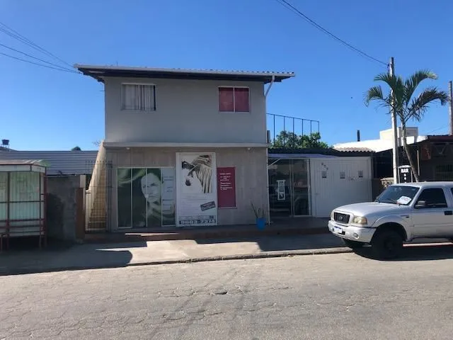 Casa, 2 lojas, 3 kitnets no Jardim Eldorado