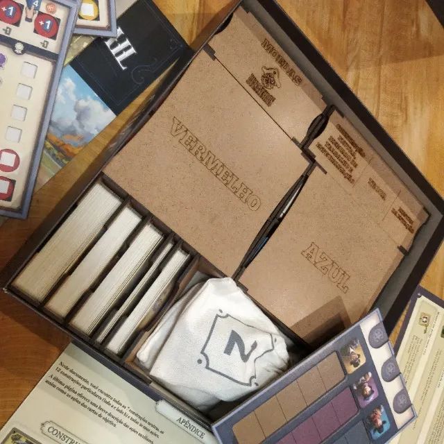 Jogo de tabuleiro Great Western Trail 2ª edição + Sleeves + Insert