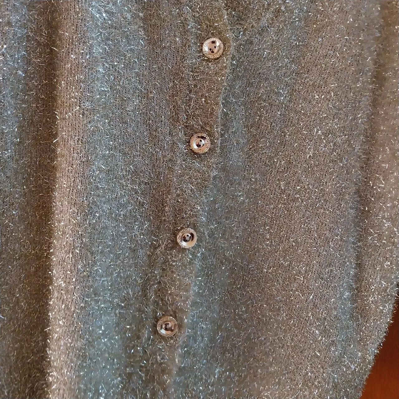 Cardigan de Pelúcia dourada de brilho - Foto 2