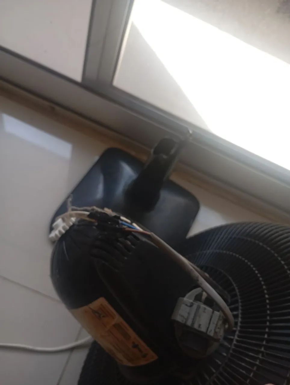 Ventilador de Mesa Faet com defeito  - Foto 3