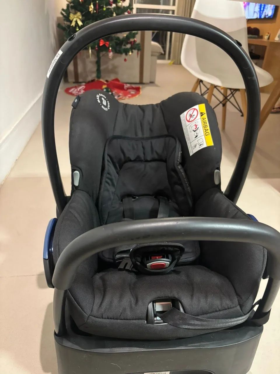 Bebê conforto com base Maxi Cosi (semi novo)