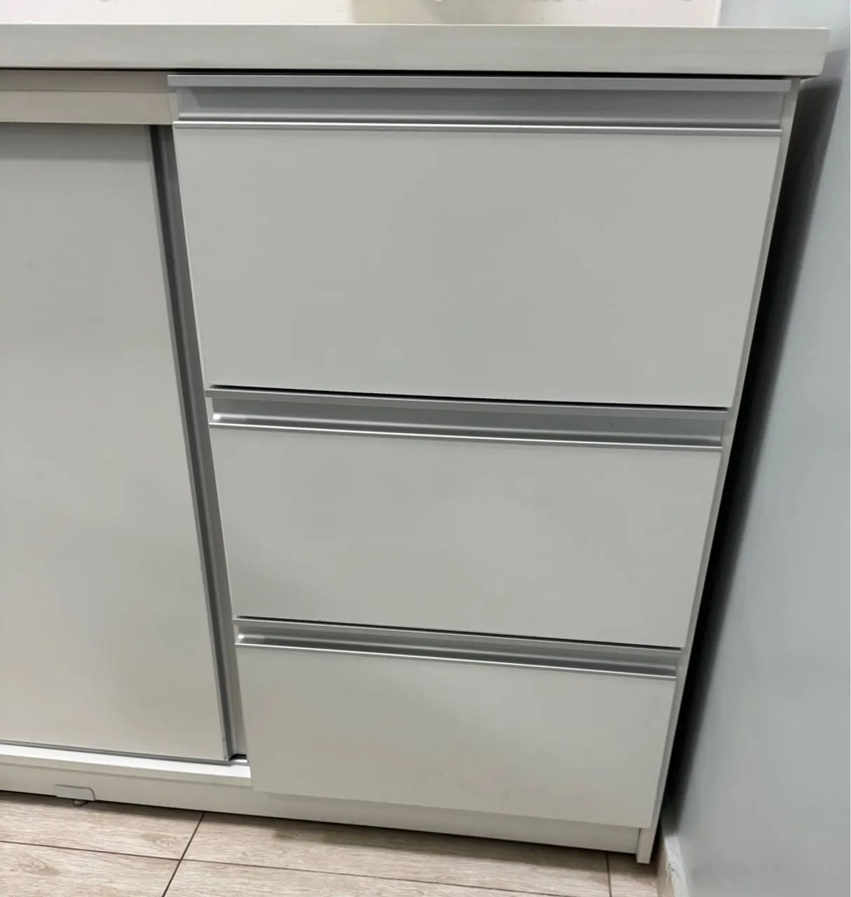 Armário mdf Branco com Portas de Correr - Foto 2