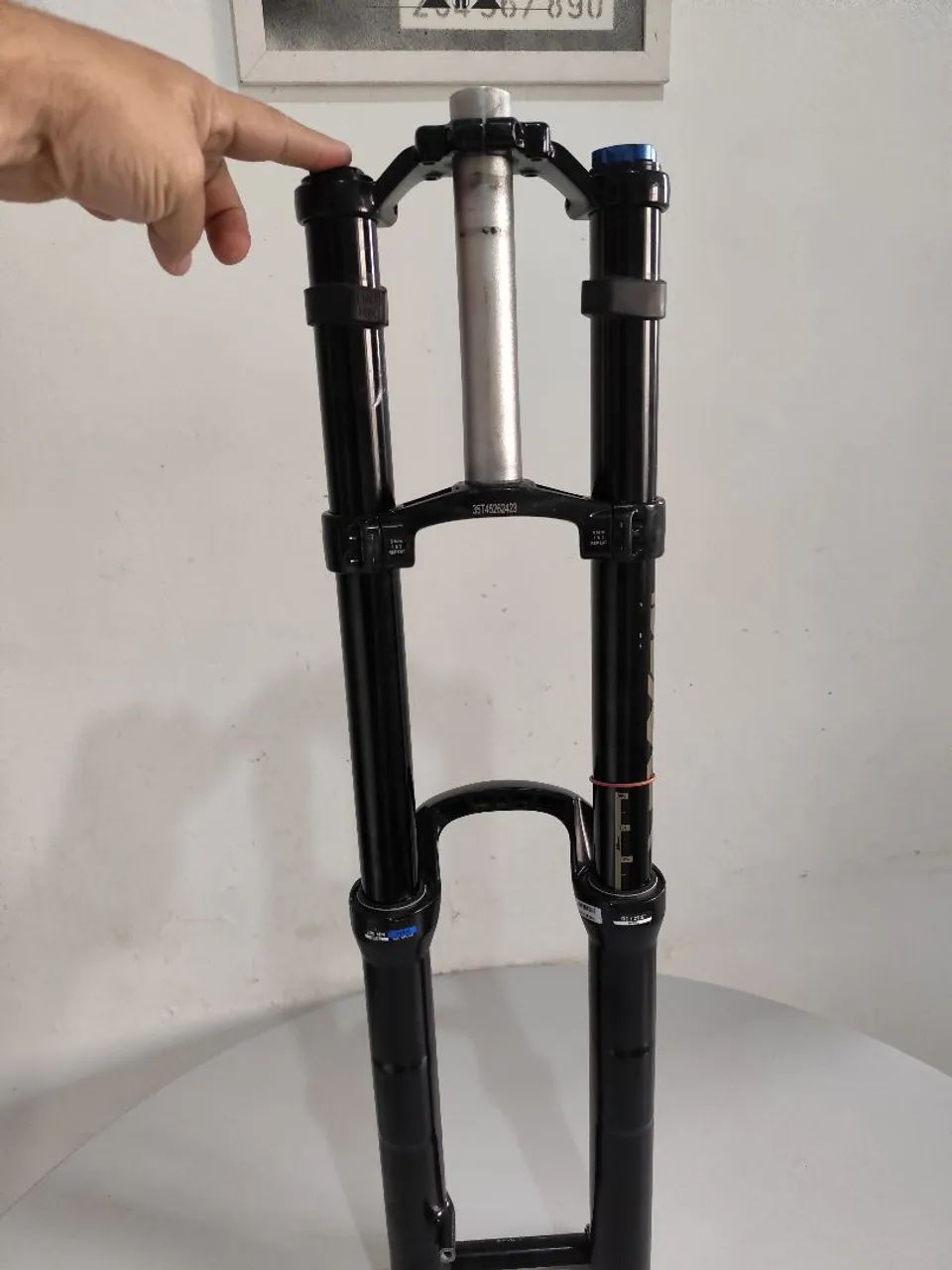 Rock Shox Boxxer RC aro 27,5 com mola azul - Foto 3