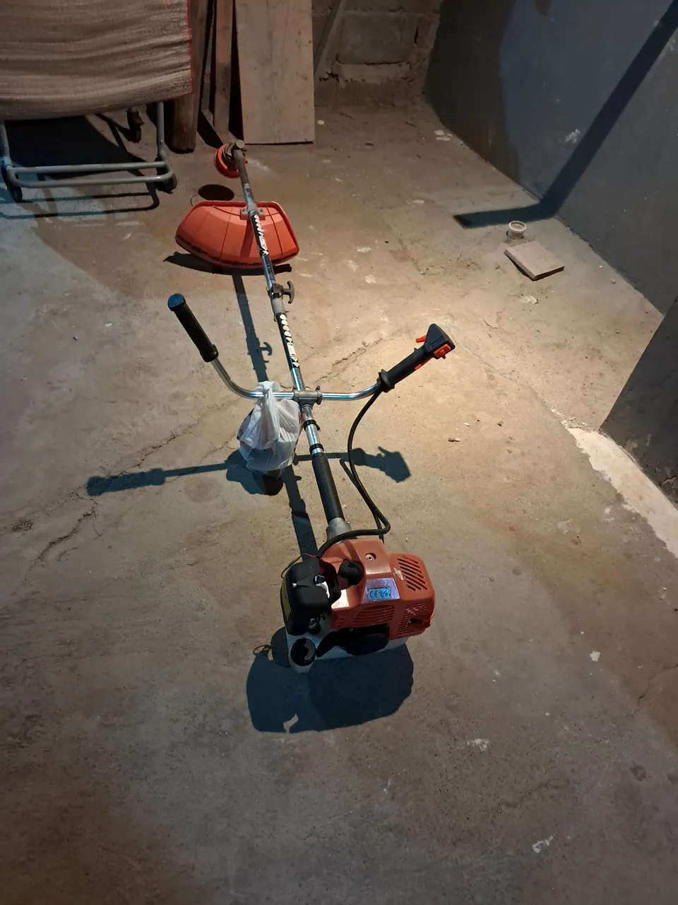 Roçadeira a Gasolina Husqvarna