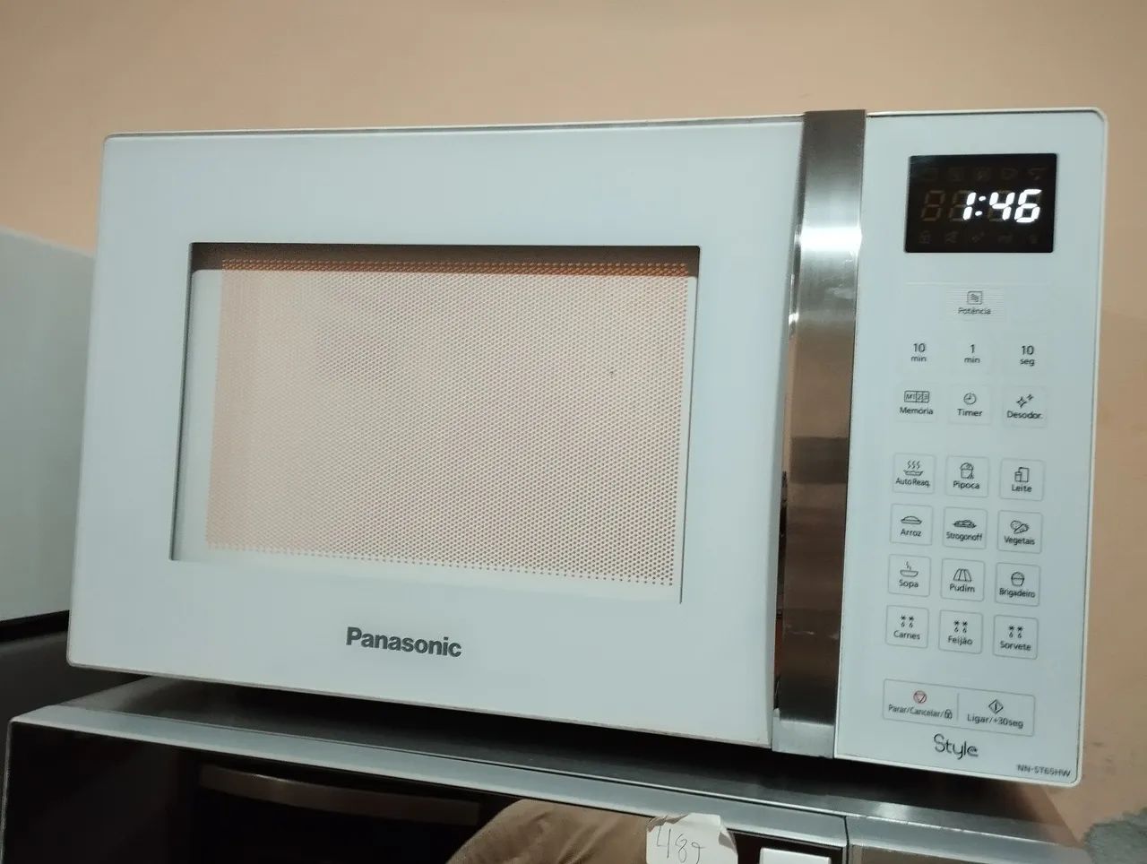 Microondas Panasonic Style 32 Litros Alça em Inox e Timer Branco
