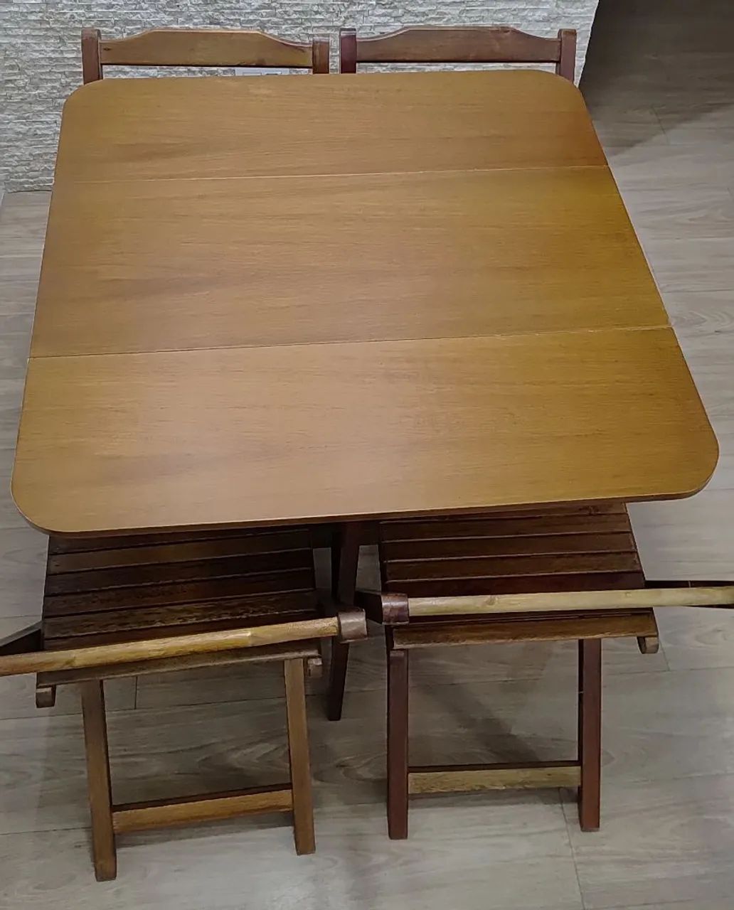 MESA E 4 CADEIRAS DOBRÁVEIS MADEIRA MACIÇA - Foto 2