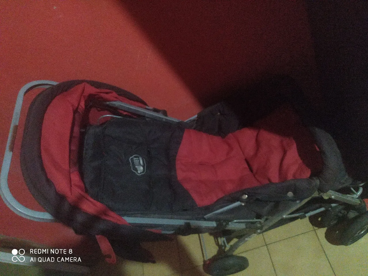 Carrinho de bebê dobrável