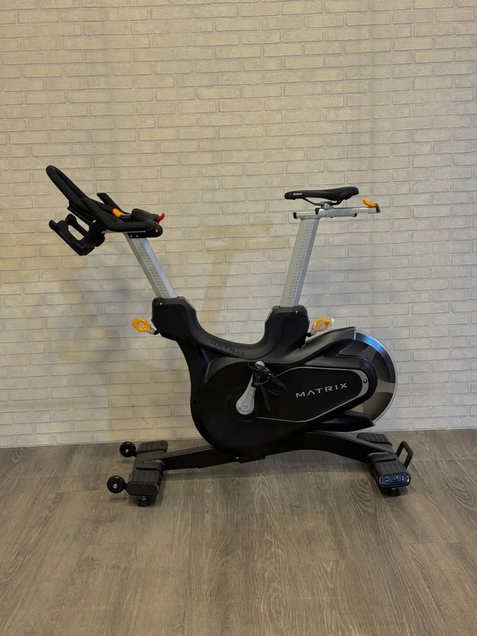 Bicicleta Ergométrica Matrix nova com garantia de 3 anos  - Foto 2