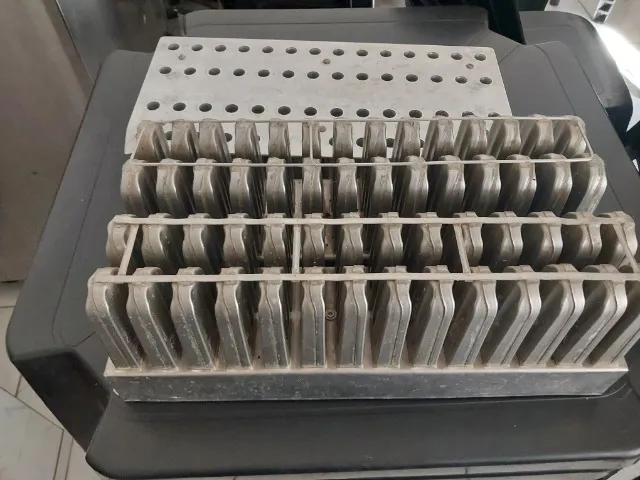Produtora de massa e máquina de picolé