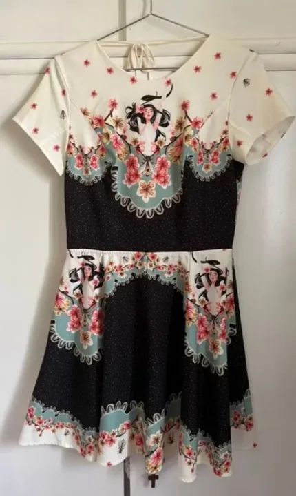 vestido antix virgem tamanho m. em crepe . forrado sem avarias.  não acompanha cinto. - Foto 3