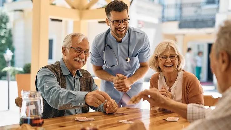 CUIDADOR DE IDOSOS (Natal e interior)