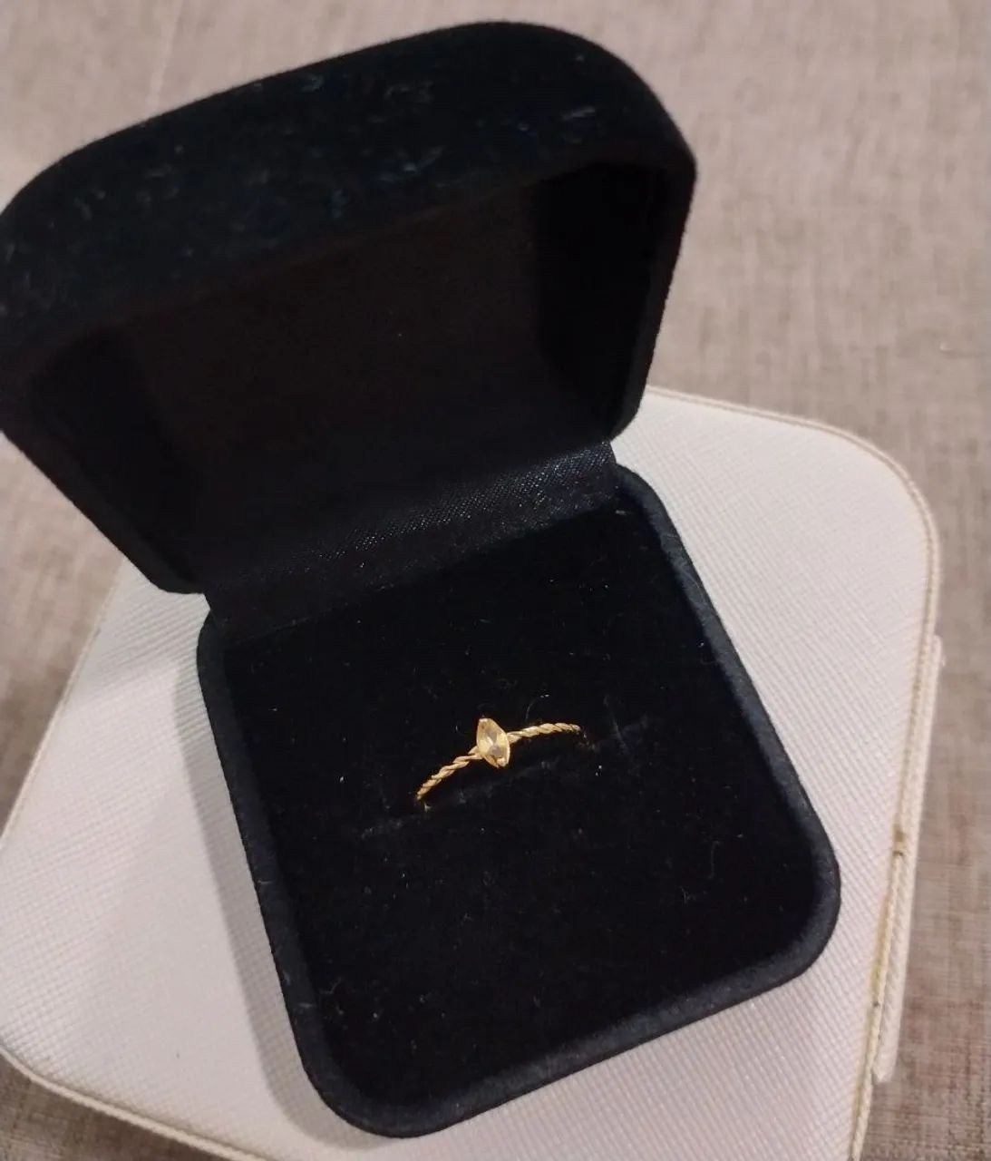 Anel de Ouro 18k com Pedra Citrino.