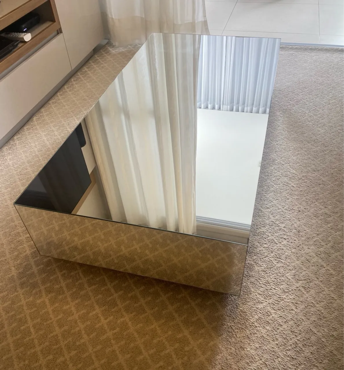 Mesa de centro espelhada