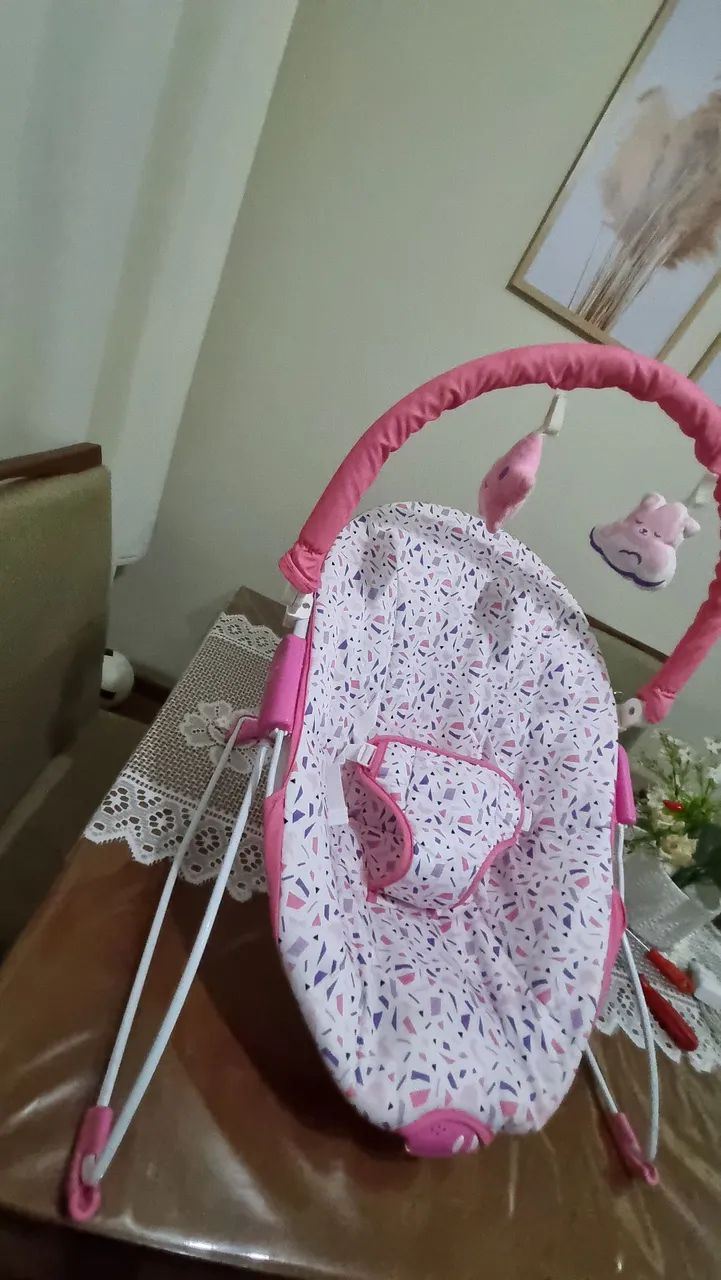 Bouncer Infantil Rosa com Brinquedos - Foto 2