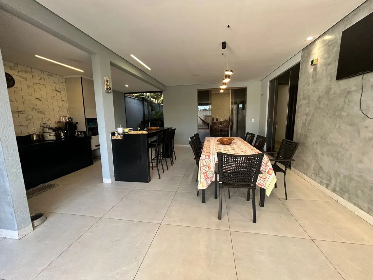 Casa 4 suítes na 208 norte 
