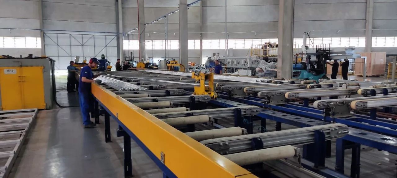 Extrusora aluminio 4" automatizada - Foto 2