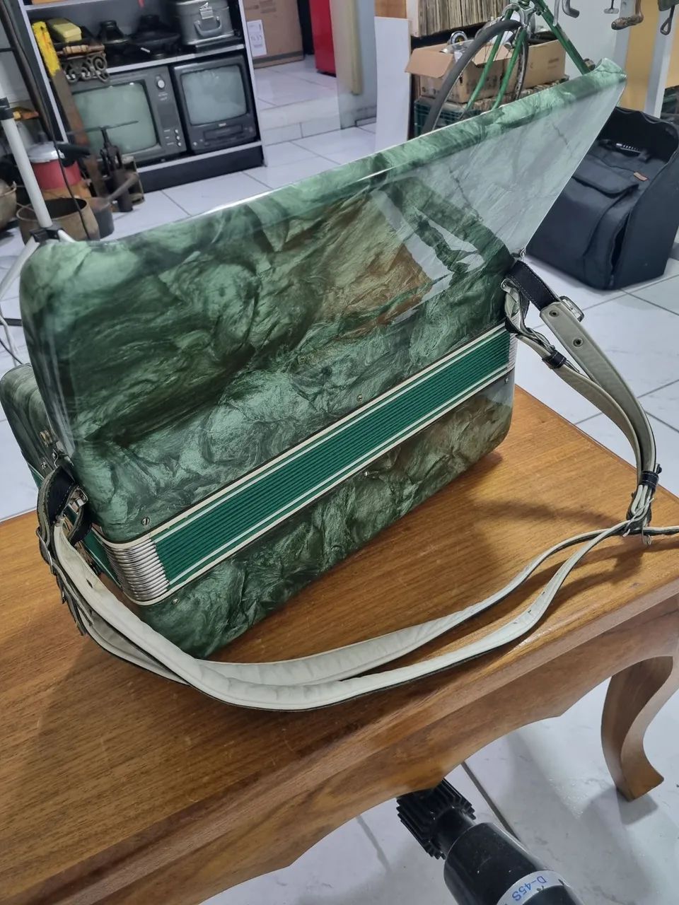 Acordeão Todeschin 96 baixos - Relíquia  - Foto 6