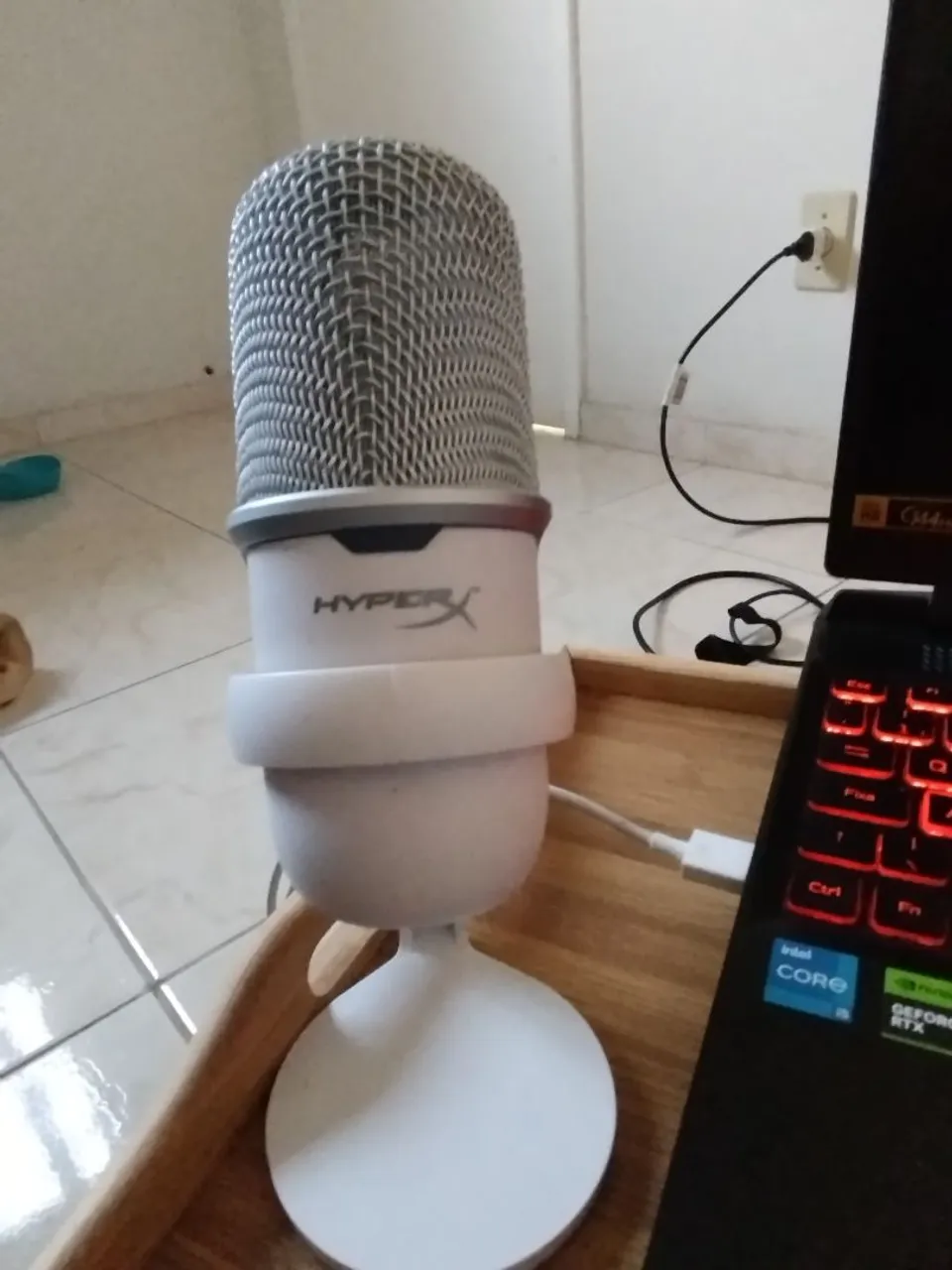 Microfone hyperx solocast