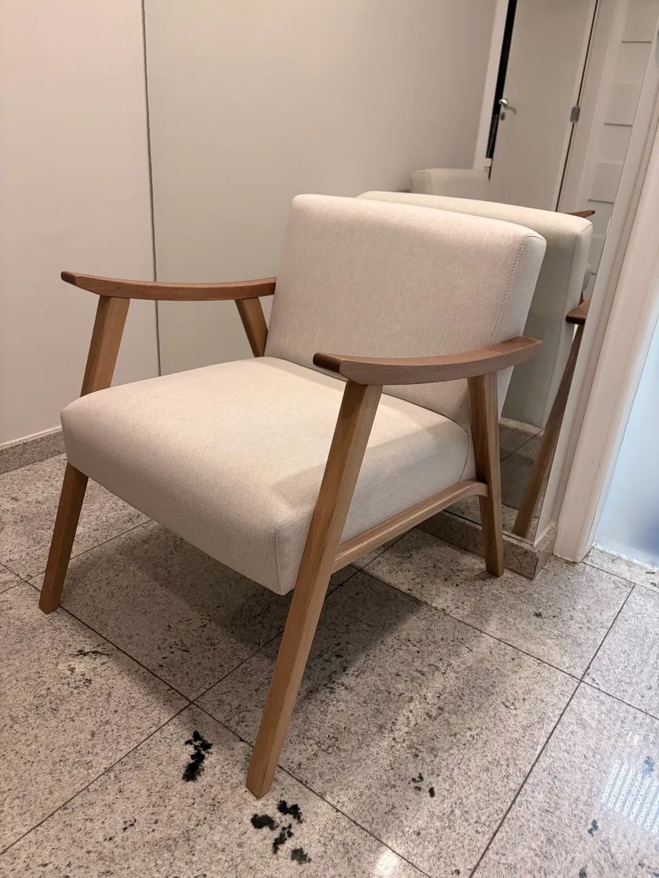 Vendo poltronas compradas recentes /  filtro e mesa de centro 64840819542145121