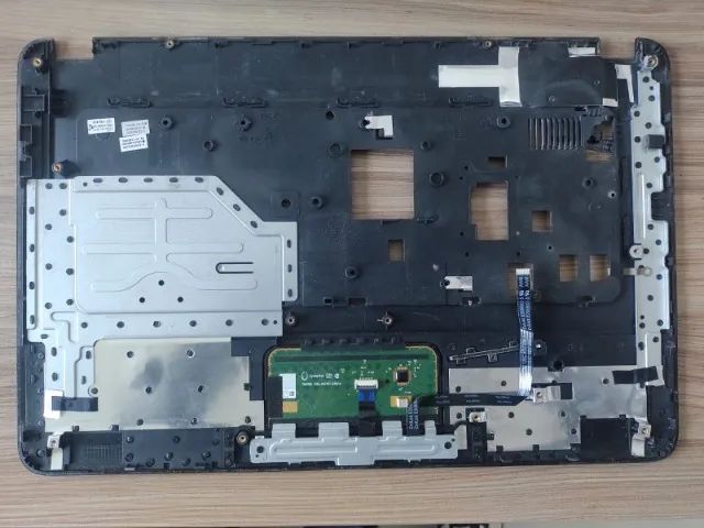 Palmrest com Touchpad HP (usado) - Compatível com modelos Core i3 - Foto 2
