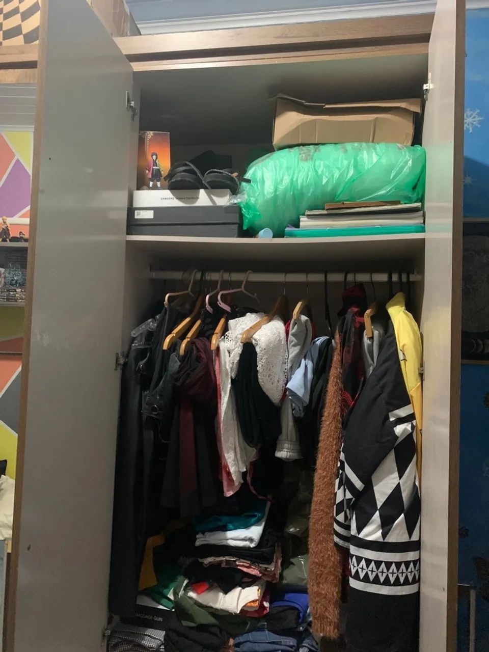 Guarda-Roupa Amadeirado com Espelho - Foto 2
