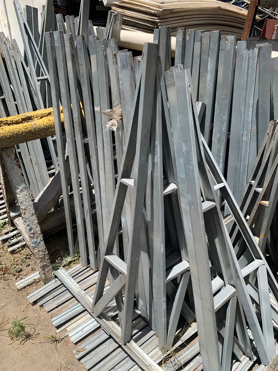 MÃOS DE FORÇA GALVANIZADAS