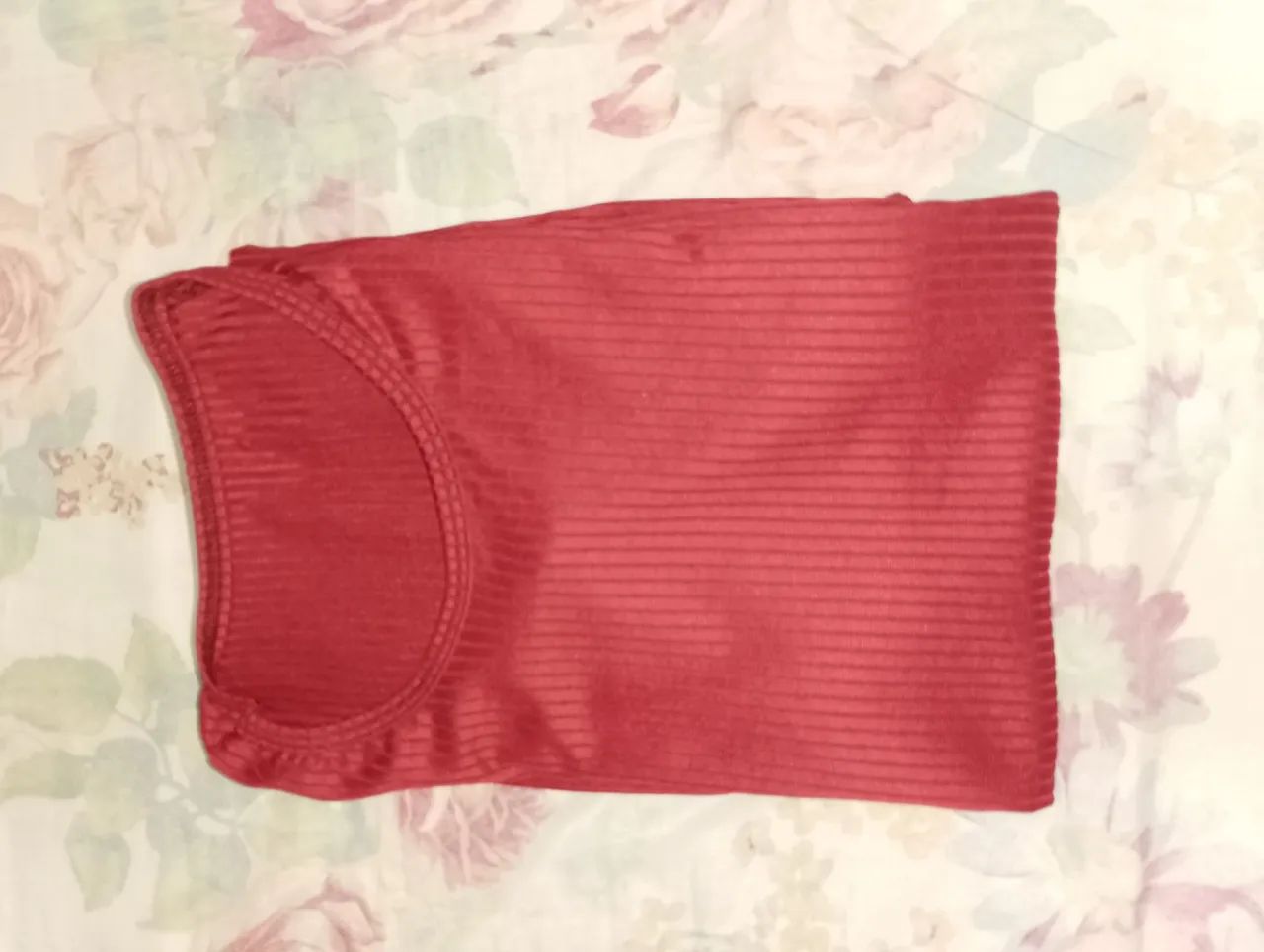 Vestido longo canelado - cor vinho.
