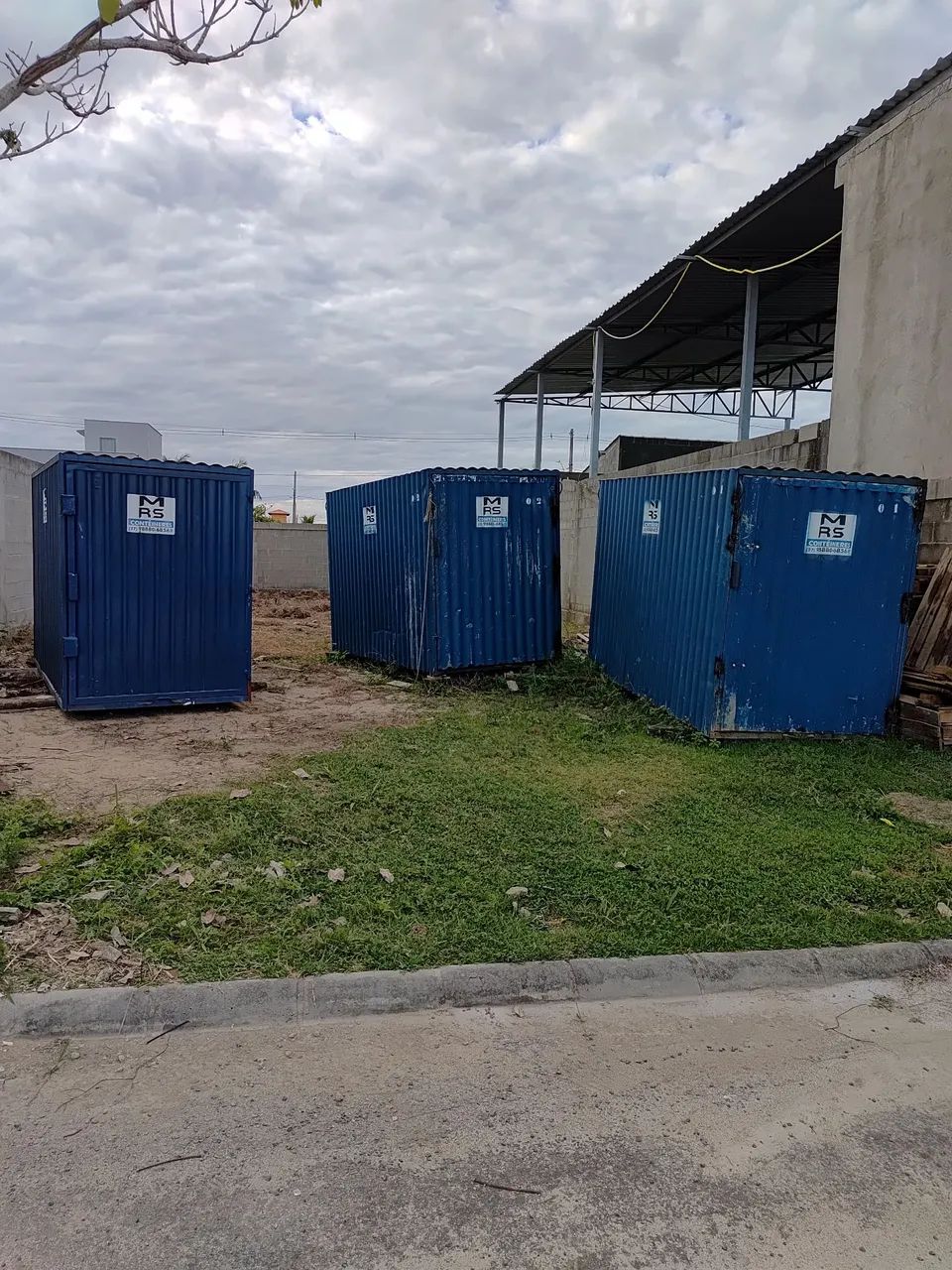 Contêineres para armazenamento, 09 container já tem alguns alugados.