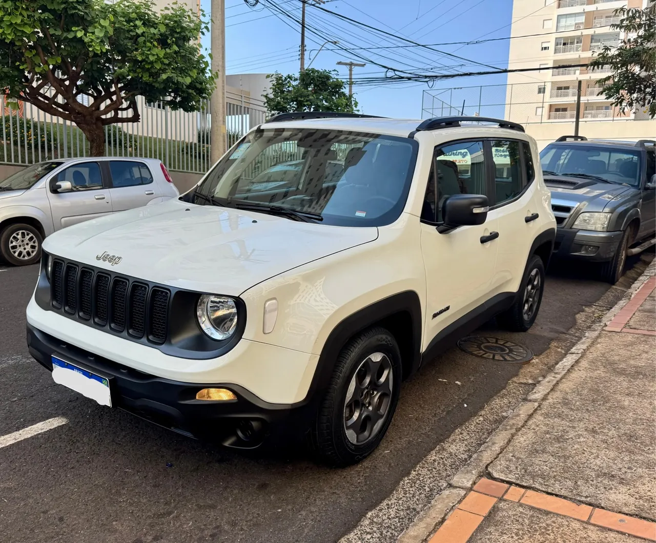 Jeep Renegade 1.8 automático, ano 19/20, muito bem conservado