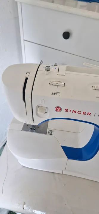 Máquina de Costura Singer M3205 - Foto 2