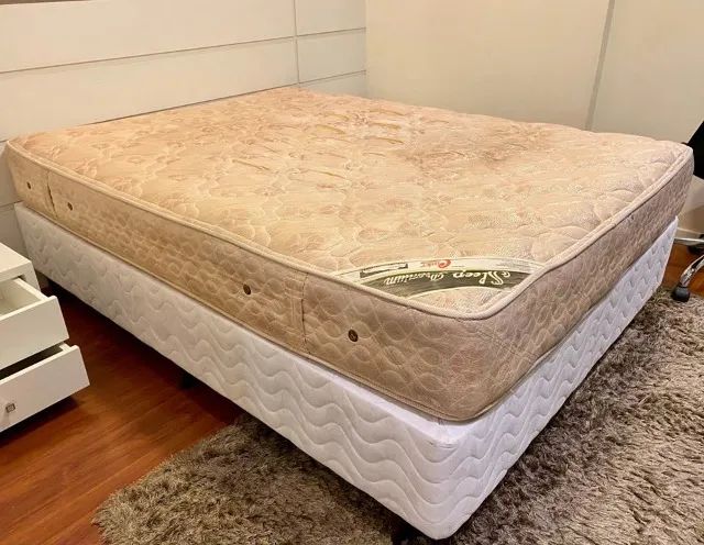Cama Box de Casal...Tamanho padrão