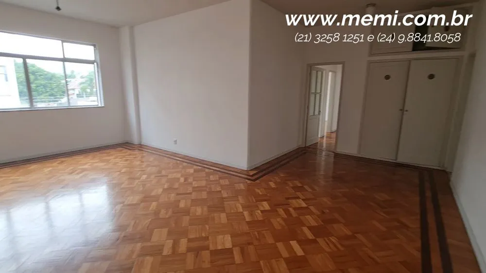 Apartamento Centro Valença, elevador privativo, 1 vaga, 3 quartos, Dep. completa