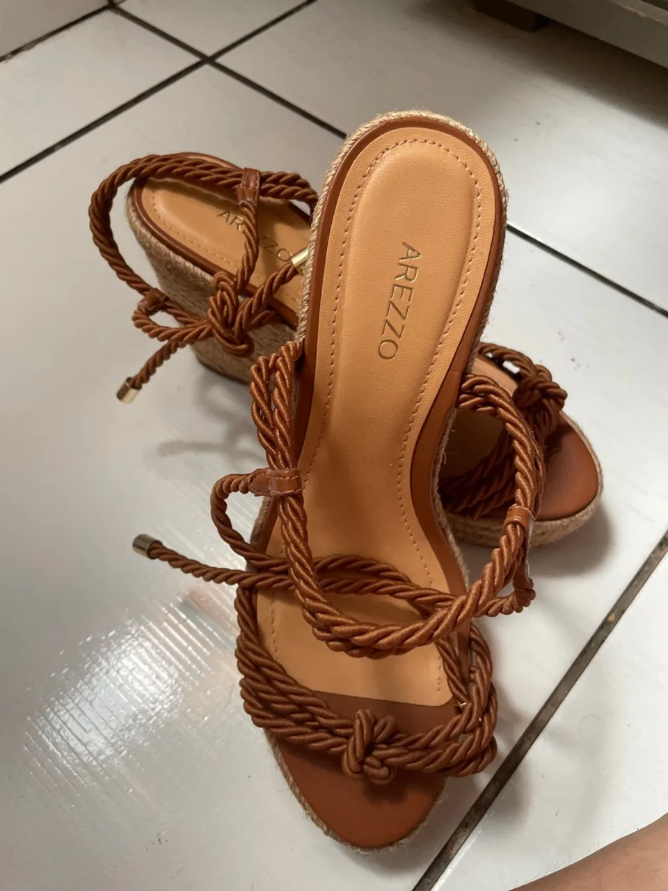 Sandália Arezzo Corda - Elegância e Conforto