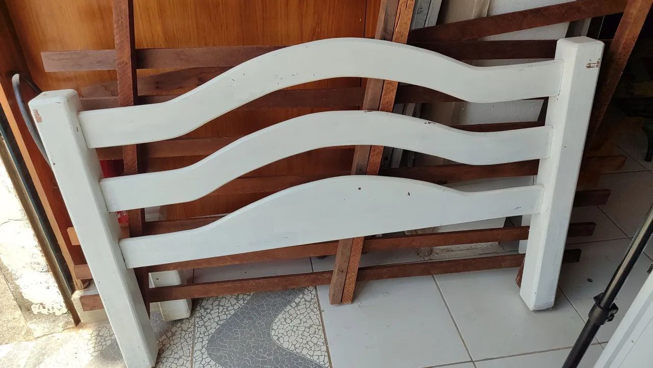  Cama em Madeira rústica 