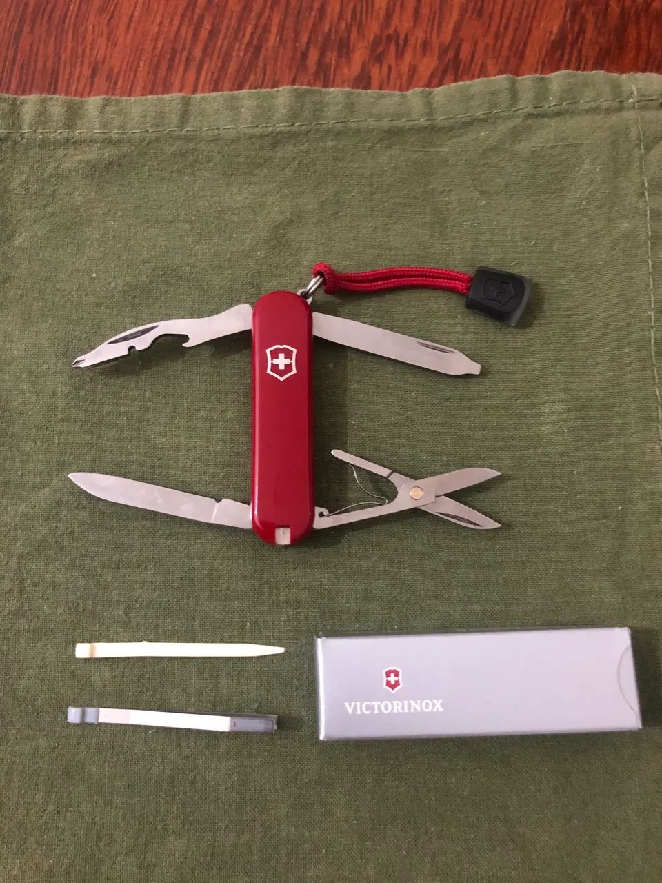 Victorinox rambler + lanyard Victorinox 