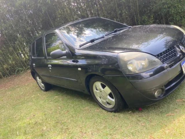 Renault Clio RT/ Privilège 1.6 16V 5P 2004