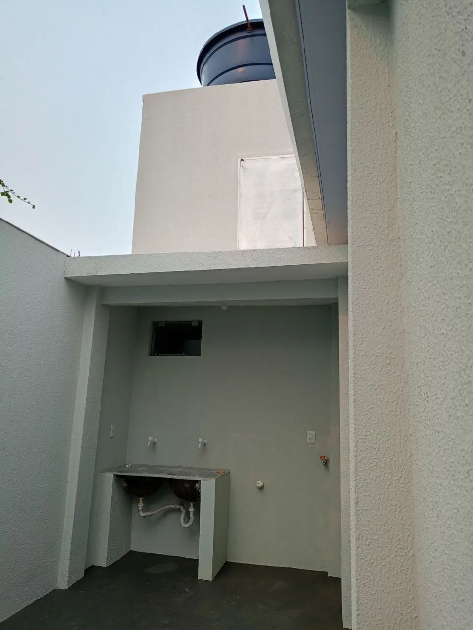 ALUGO CASA COM 3 QUARTOS TODA REFORMADA NO PORTO - Foto 3