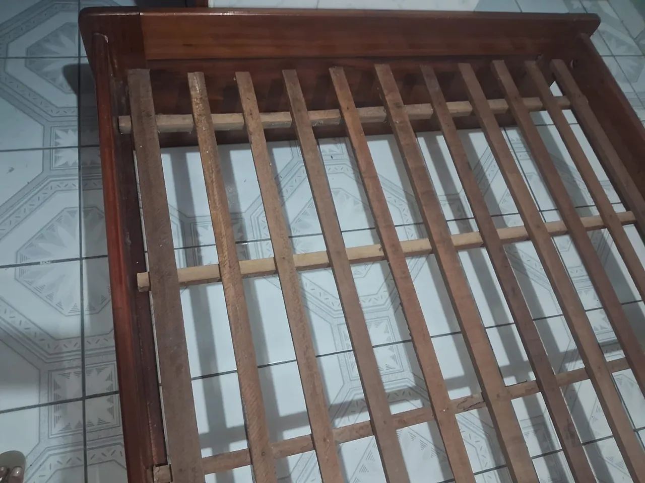 Vendo cama de Angelim em excelente estado - Foto 5