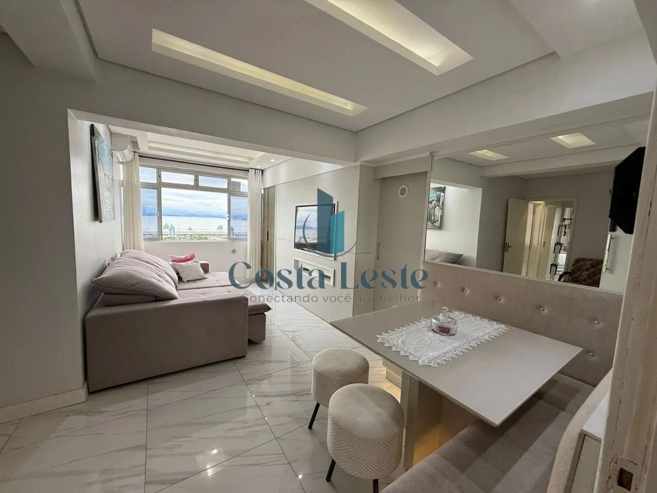 Excelente apartamento de 3 dormitórios com vista mar no Centro