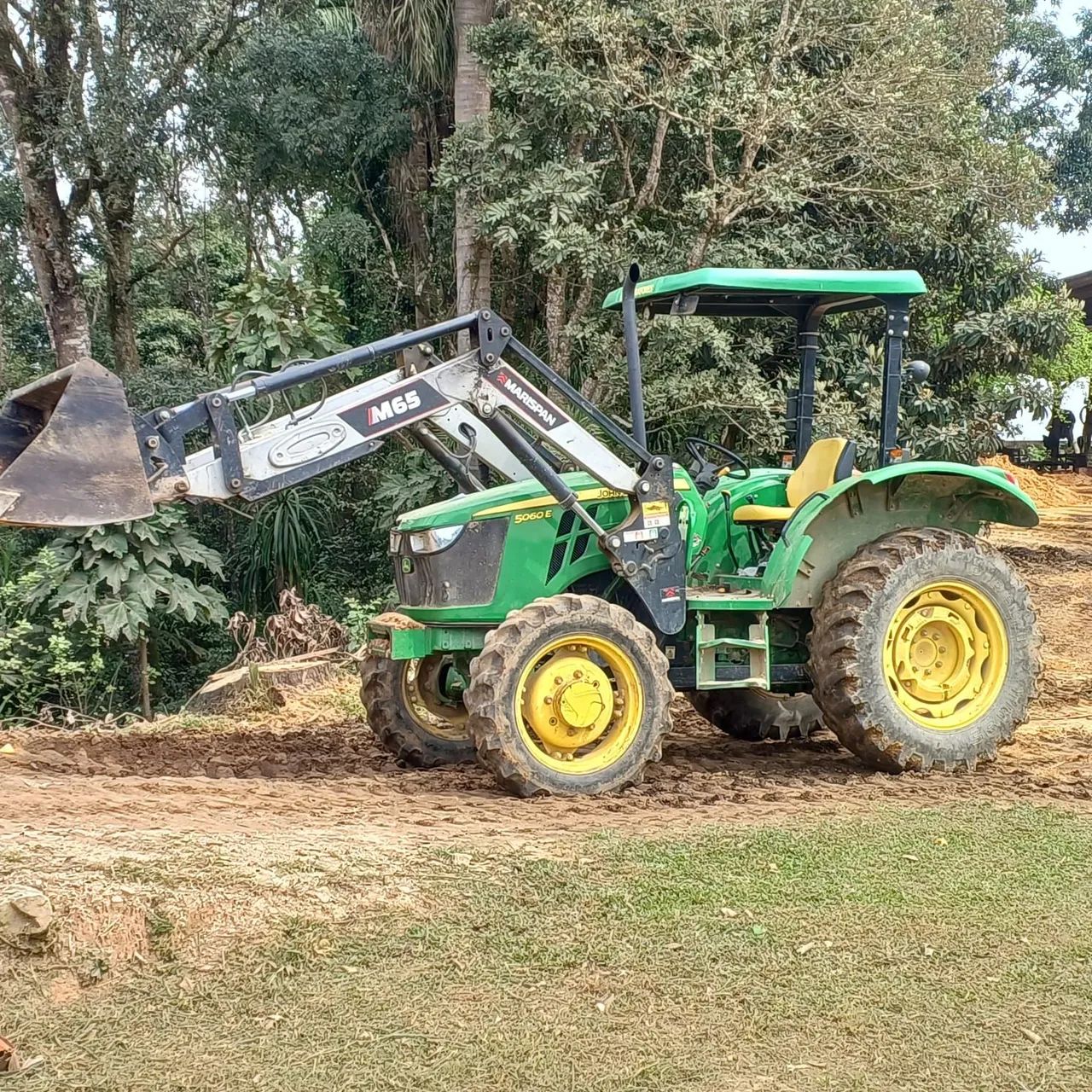 Vendo trator John Deere 
