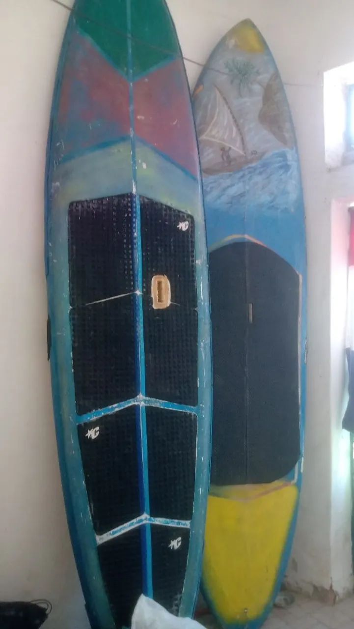 pranchas de SUP com algumas avarias 