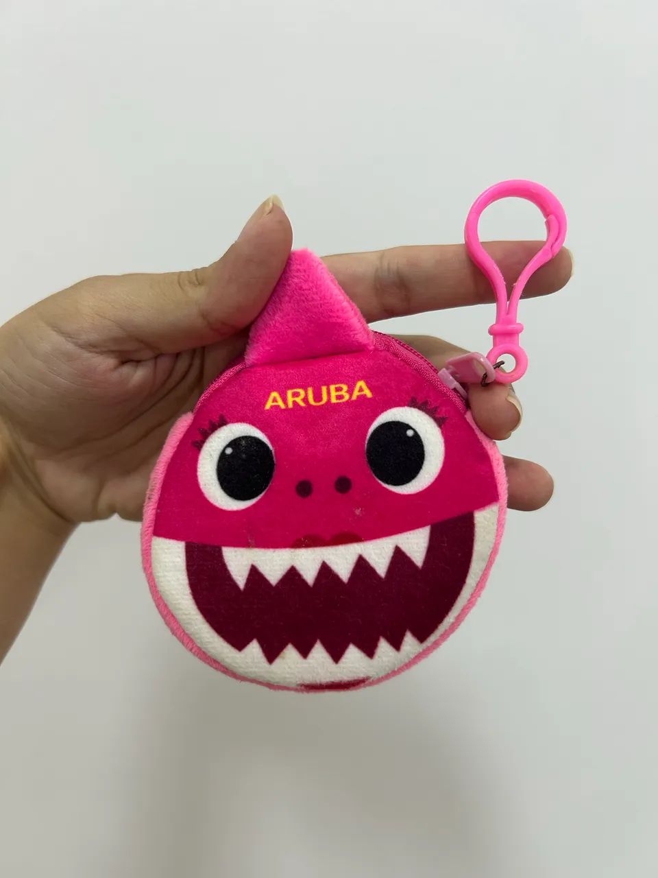 Porta moedas baby shark de Aruba