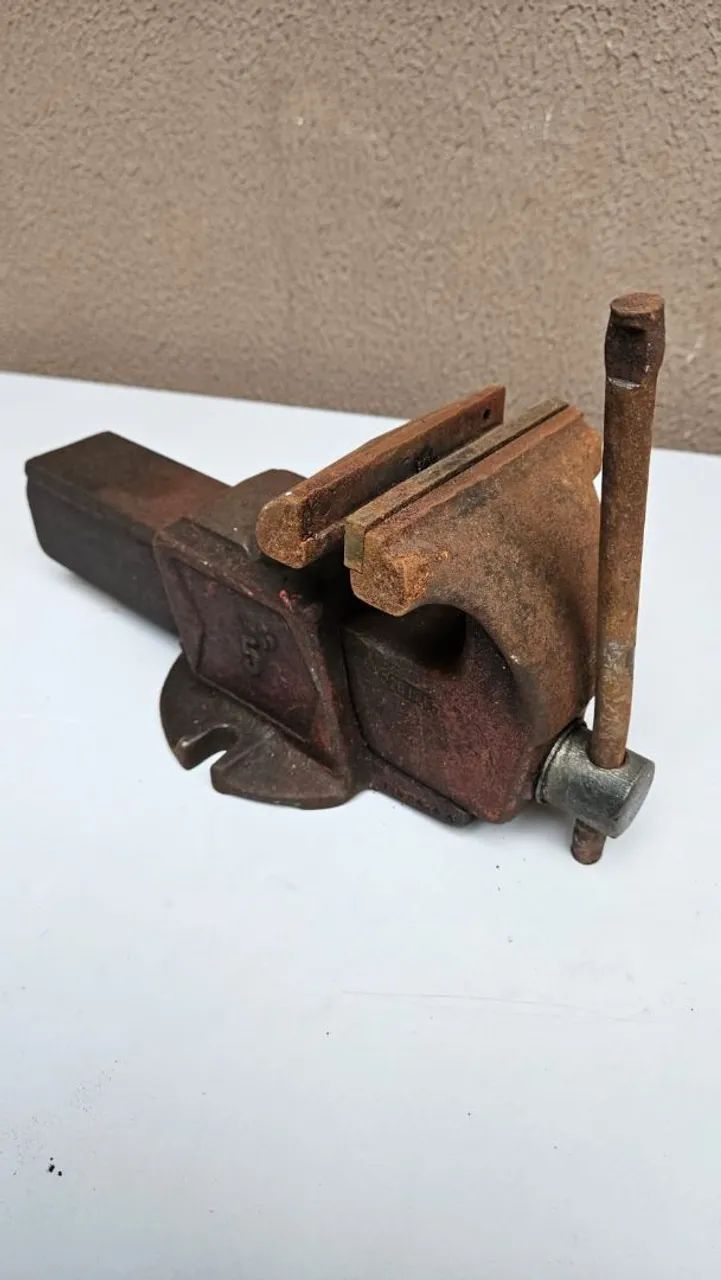 Torno de bancada 5"