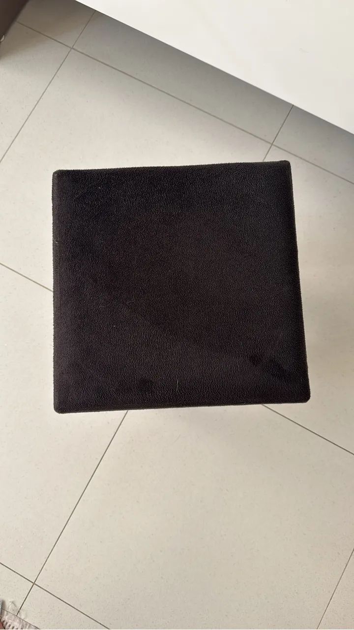 Puf estofado preto  - Foto 2