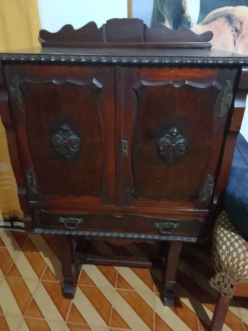 Jogo de buffet e bar, madeira . Antiguidade 